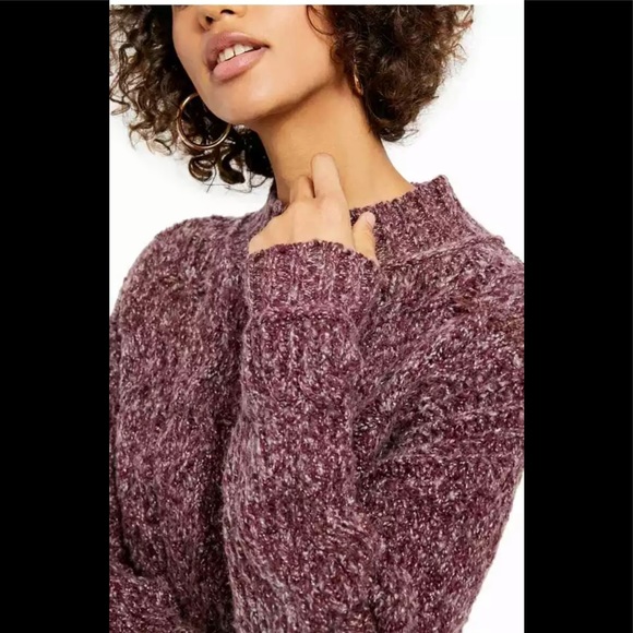 Free People Berry color Crop Slouch Sweater Size L - Picture 9 of 11